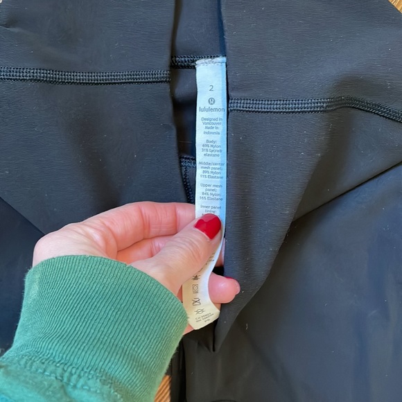 Lululemon size 2 leggings - Picture 3 of 3